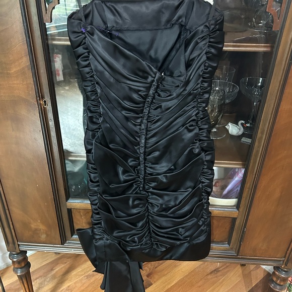 1990s Roberta Black Spaghetti Strap Fitted Ruched Formal - Size 7/8 1990s - Picture 4 of 5